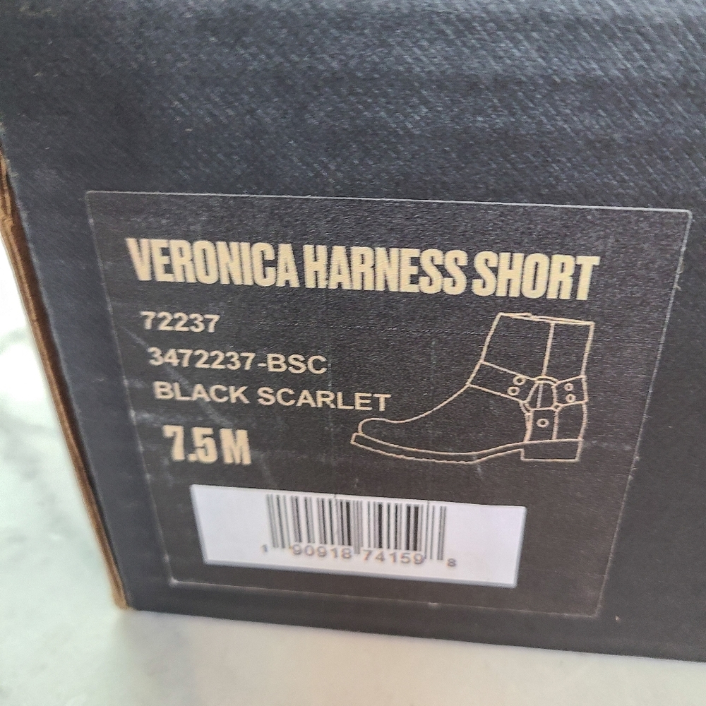 Frye Veronica Harness Black Red Short 7.5 - Picture 8 of 8